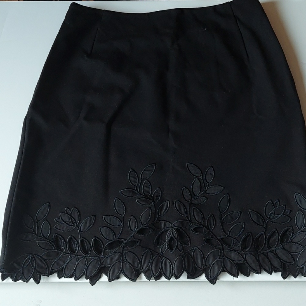NWOT H&M black pencial skirt sz small